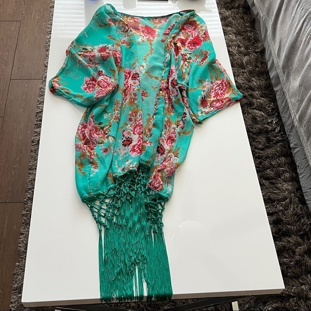 🔥What's Hot Beverly Hills Boutique Kimono w/Tassels! Swim Cover.Very Versatile! - Picture 3 of 7